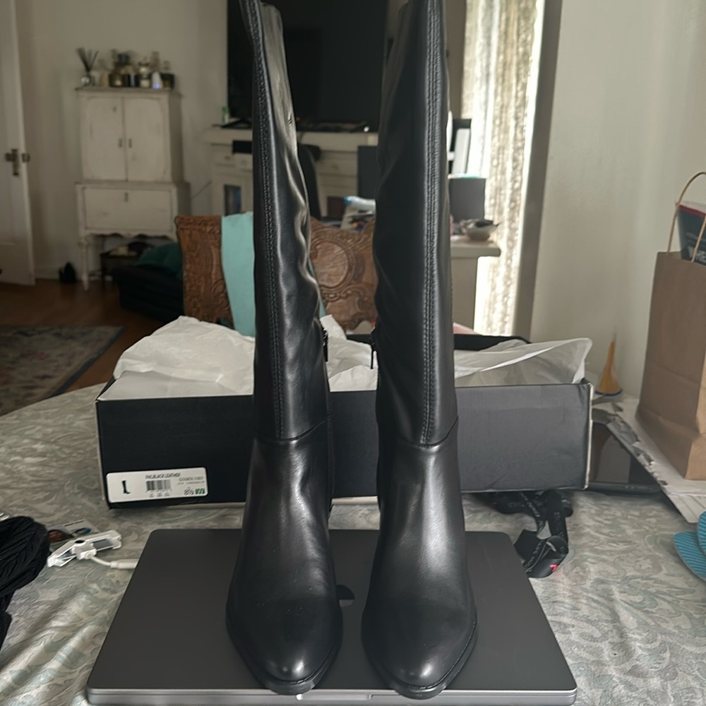 Brand new Naturalizer long boots. Perfect for work